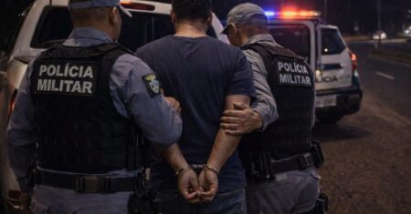 Homem quase ‘racha’ cabeça da companheira com garrafada e a prende em casa em Rondonópolis