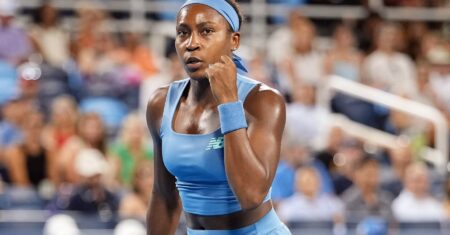 Gauff domina Kostyuk e retorna à semifinal depois de três anos