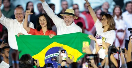 PT oficializa chapa Lula-Alckmin à reeleição presidencial