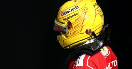 F1: Hamilton diz que Ferrari precisa ser mais como a Mercedes