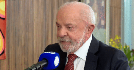 Lula comenta sobre intervenção no Corinthians e corneta o time: ‘Não chuta’