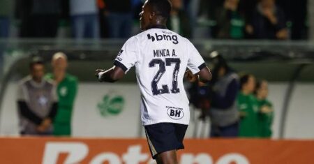 Atlético-MG marca no fim, bate Juventude e vai às quartas da Copa do Brasil