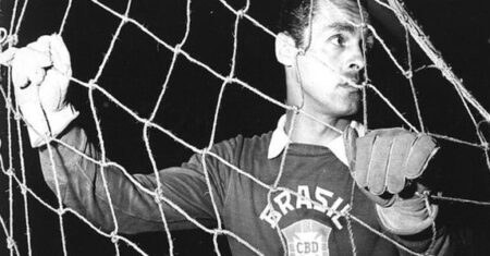 O maior gol de Gylmar dos Santos Neves, que faria hoje 96 anos
