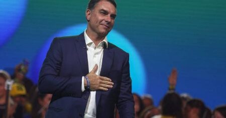 Flávio Bolsonaro: qual é o slogan do candidato do PL para a Presidência da República?