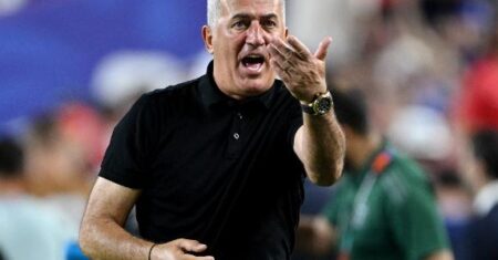 Copa: técnico da Argélia deixa cargo dois meses após renovar contrato