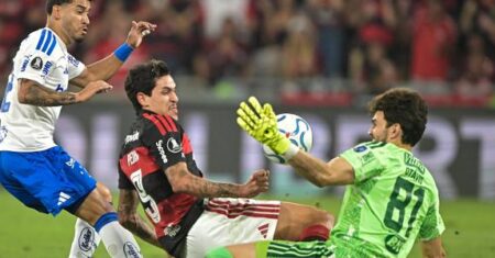 Flamengo não se limita a vencer; convence, encanta e guerreia
