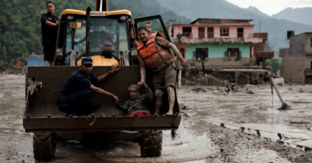 EUA enviam ajuda e recursos ao Nepal após enchentes devastadoras
