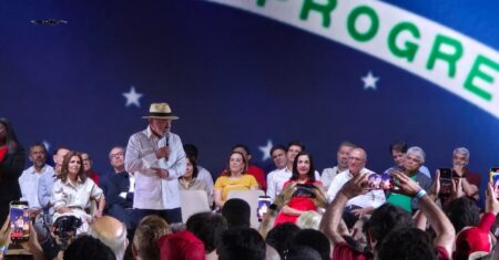 Escala 6×1, voto feminino, brigadas de agitação e ranking de porta-vozes: as estratégias de campanha para reeleição de Lula