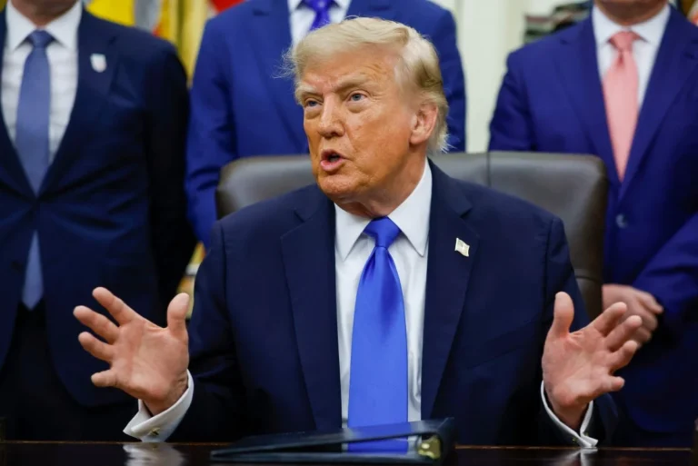 Chatbot oficial do governo Trump entra em conflito com falas do presidente e sofre restrições