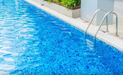 Criança de dois anos morre afogada em piscina de residência em Várzea Grande