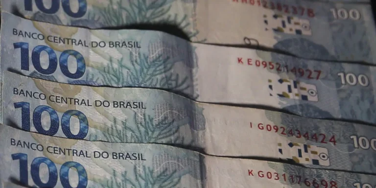 Déficit de R$ 10 bilhões nas contas públicas em agosto pressiona economia nacional
