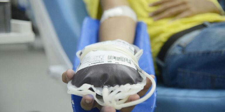 Doação de sangue no Brasil é liberada para pessoas com mais de 70 anos