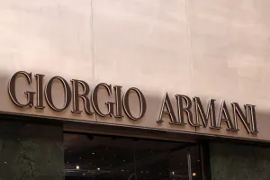 Futuro da Armani: CEO sinaliza que venda inicial pode atrair múltiplos investidores