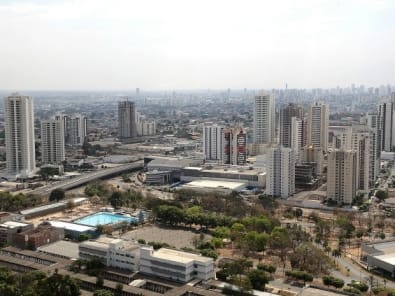 Indústria na Região Metropolitana de Cuiabá emprega 57,7 mil pessoas com foco em construção