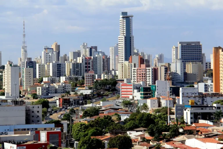 Mercado de trabalho em Mato Grosso abre oportunidades com salários de até R$ 8,2 mil