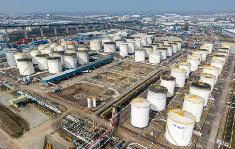 Petróleo avança e bolsas americanas recuam após impasse diplomático com o Irã
