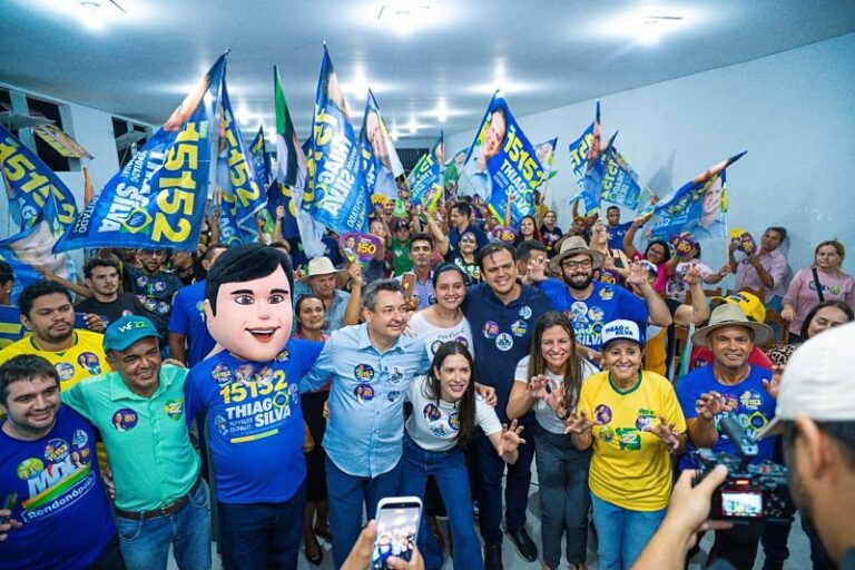 Thiago Silva e Janaína Riva mobilizam apoiadores em caminhada por Rondonópolis