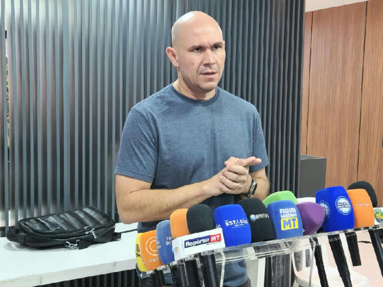 Abilio Brunini protocola orçamento de R$ 5,7 bilhões para 2027 na Câmara de Cuiabá