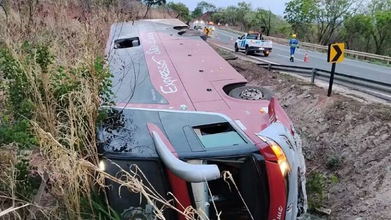 Acidente com ônibus na Serra da Petrovina deixa feridos na Br-364