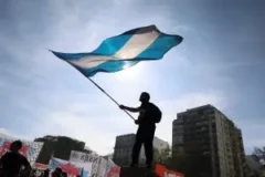 Ações argentinas descontadas dividem especialistas sobre o momento de compra