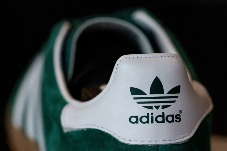 Adidas inicia batalha judicial contra marca australiana por uso de listras