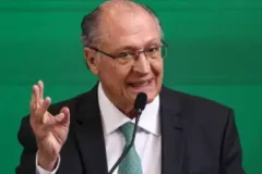 Alckmin rejeita recessão e diz que ajuste fiscal não pode penalizar os mais pobres