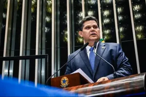 Alcolumbre projeta conclusão da votação sobre o fim da escala 6x1 para esta quarta-feira