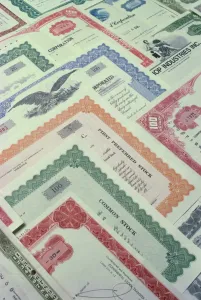 Alta nos rendimentos dos títulos globais freia apostas em novas subidas de juros