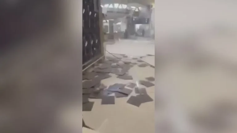 Ataque houthi a aeroporto saudita deixa 13 mortos e 300 feridos com promessa de resposta militar