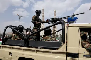 Ataque houthi atinge palácio presidencial em Áden e eleva tensão no Iêmen