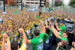 Ato na Avenida Paulista pede que apoiadores recolham bandeiras estrangeiras