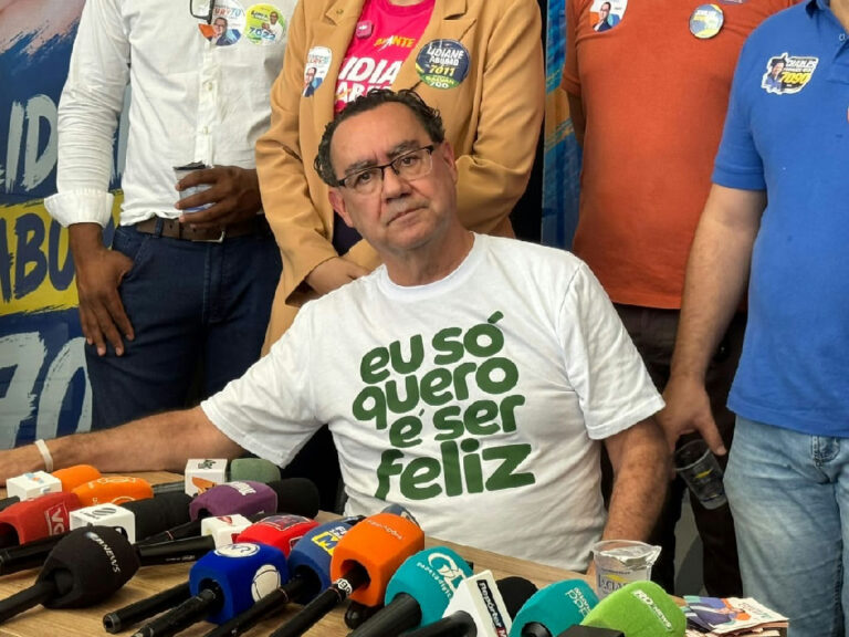 Augusto Cury formaliza apoio a Flávio Bolsonaro no segundo turno das eleições