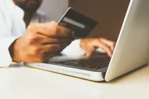 Banco central estuda novas regras para conter endividamento no crédito sem garantia