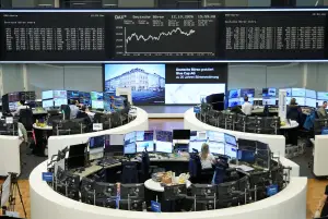 Bolsas europeias renovam máximas com migração de investidores para setores defensivos
