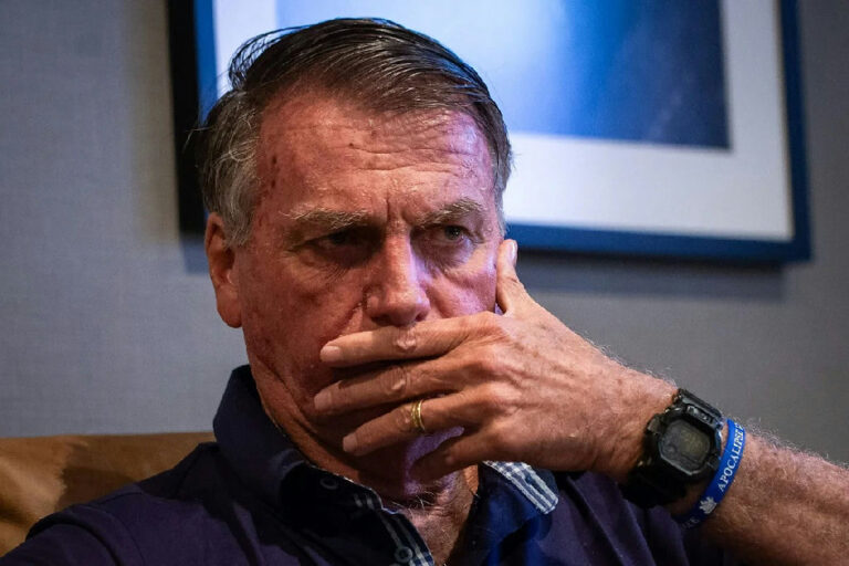 Bolsonaro recorre ao STF e usa falas de Moraes no Caso Master para pedir anulação de condenação