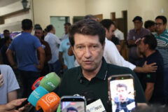 Campanha de Flávio Bolsonaro cede à pressão popular e anuncia apoio ao fim da escala 6x1