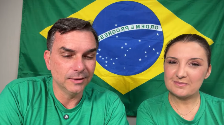 Campanha de Flávio propõe cashback em pagamentos e altera tom na reta final