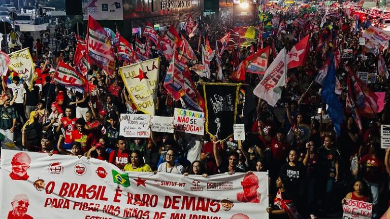 Candidatos intensificam atos de rua na reta final da disputa presidencial