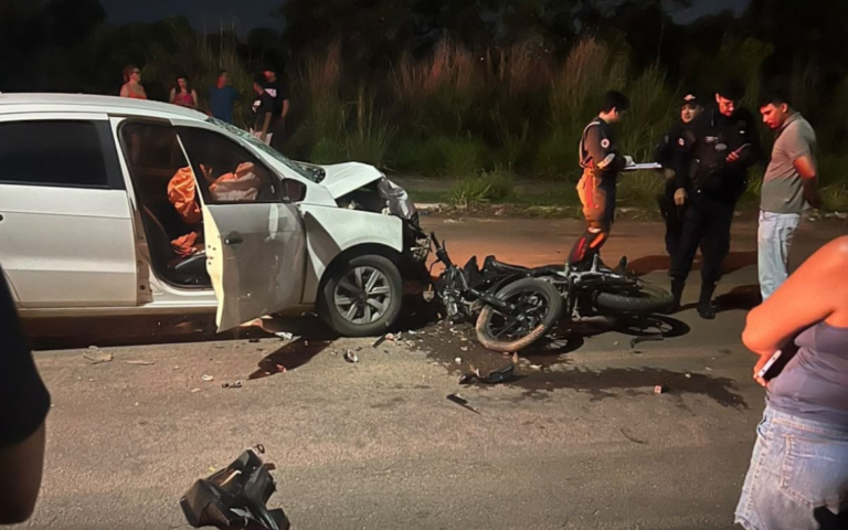 Colisão frontal entre moto e carro resulta em morte de jovem em Cuiabá