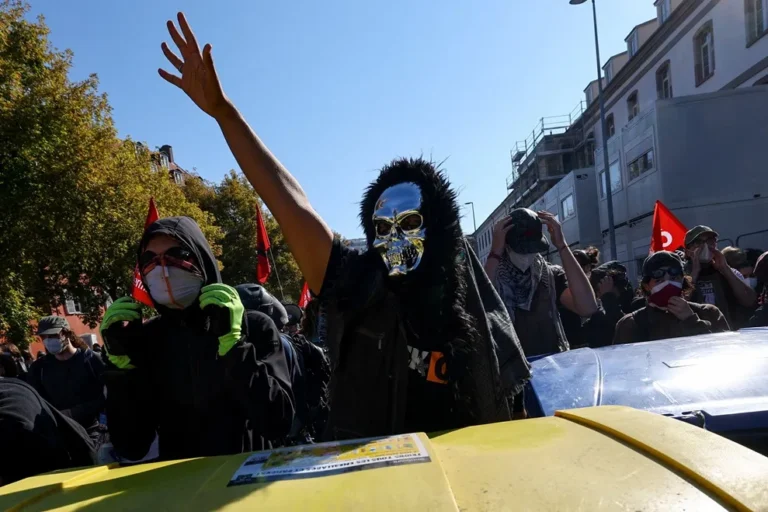 Crise fiscal e protestos colocam a França em um outono de incertezas