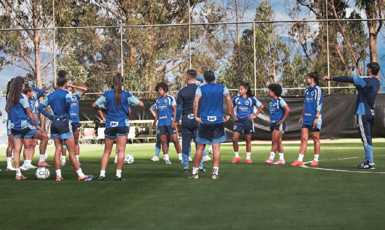 Cruzeiro estreia na Libertadores Feminina e busca fazer história em Quito