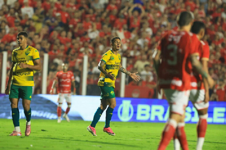 Cuiabá empata com Vila Nova em Goiânia e mantém busca pelo acesso na Série B
