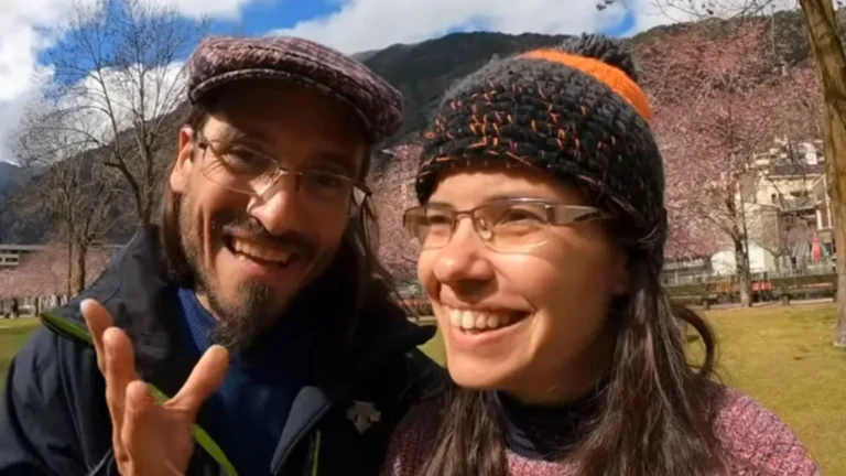 De jornalistas a nômades: a trajetória do casal que trocou a redação pela estrada