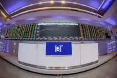Debate presidencial entre Flávio e Lula e novas pesquisas jogam Ibovespa futuro no vermelho