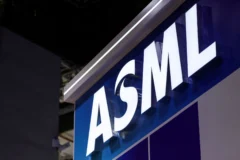 Demanda por inteligência artificial impulsiona ASML a elevar projeções pela terceira vez em 2026