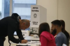 Direito de folgar para votar é garantido por lei e TSE explica regras