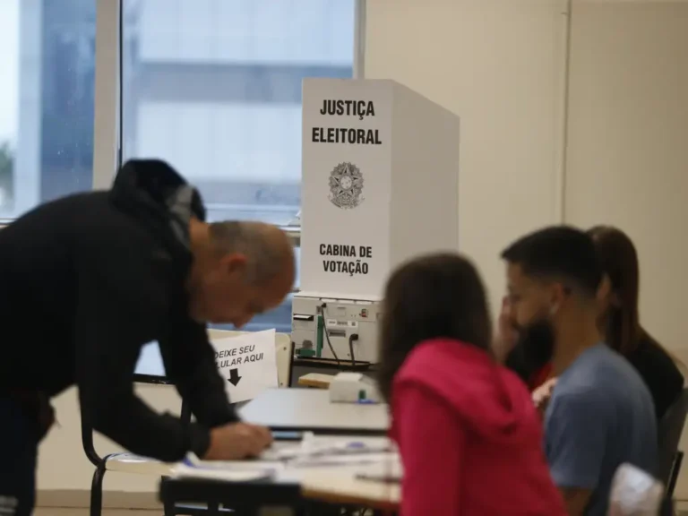 Direito de folgar para votar é garantido por lei e TSE explica regras