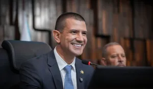 Douglas Ruas é eleito no 1º turno após TSE anular votos de Anthony Garotinho no Rio