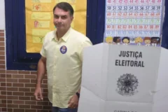Eleições 2026: Flávio ultrapassa Lula com 14,83% das urnas apuradas
