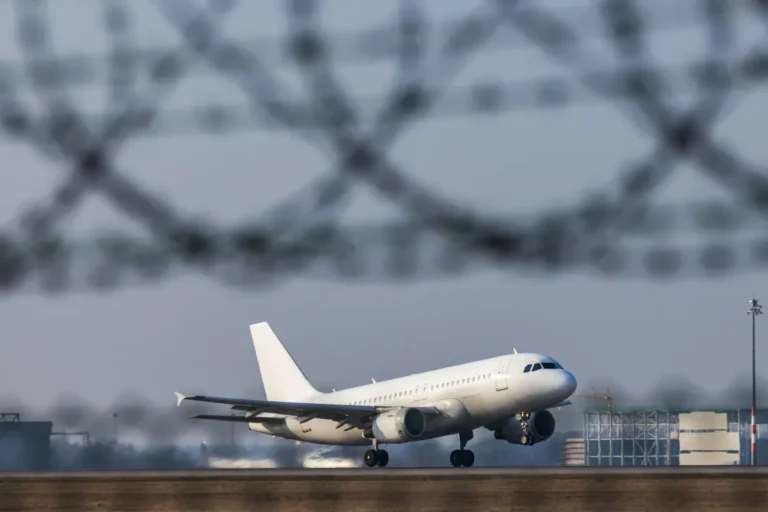 Emergência aérea suspende operações no aeroporto de Nuremberg na Alemanha